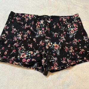 Torrid Size 26 Black Floral Print Shorts Women’s Summer Casual